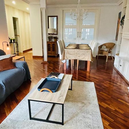 Atico Al Lado Del Ayuntamiento Apartment Oviedo Bagian luar foto