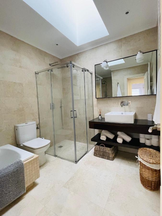 Atico Al Lado Del Ayuntamiento Apartment Oviedo Bagian luar foto