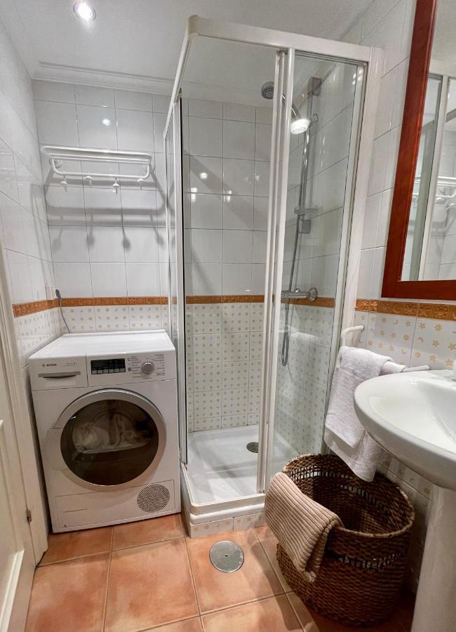 Atico Al Lado Del Ayuntamiento Apartment Oviedo Bagian luar foto