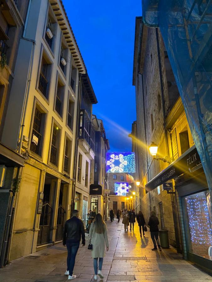 Atico Al Lado Del Ayuntamiento Apartment Oviedo Bagian luar foto